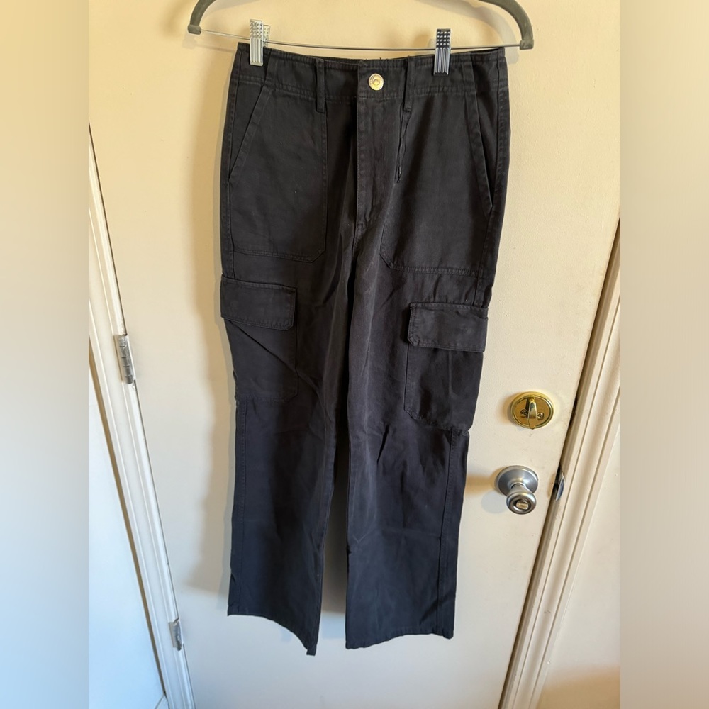 NWOT (tag still attached but main tag fell off)- Zara Navy Blue Cargo Jeans